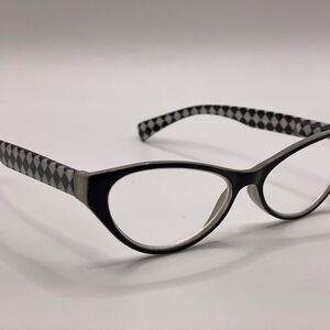 0018 Reading Glasses 2.50 Black and White Readers New